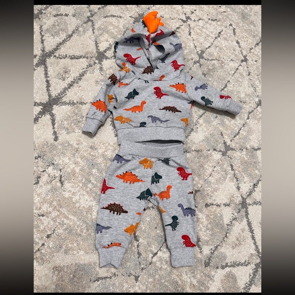 Baby boy dinosaur print tracksuit 🦖